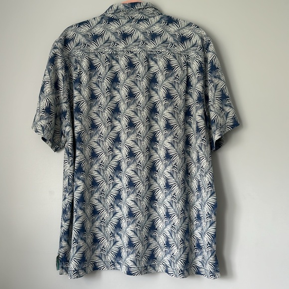 NWOT Men's Tommy Bahama Hawaiian Shirt Blue & White Palm Leaf 100% Silk XXL/TTG - Picture 2 of 8